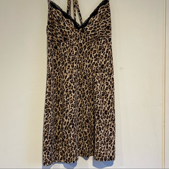 Size Small leopard print nightie with black lace neckline. - Picture 1 of 3